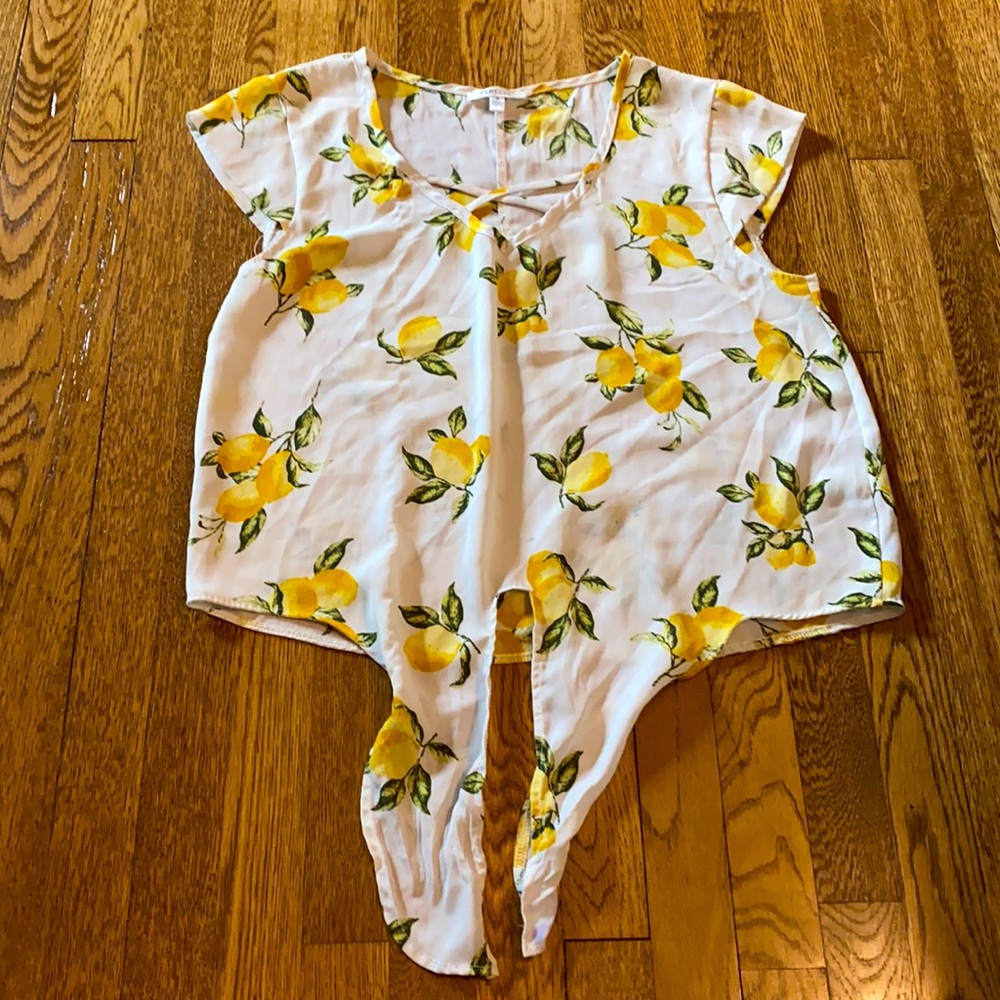 Lemon Knot Short Sleeve Top